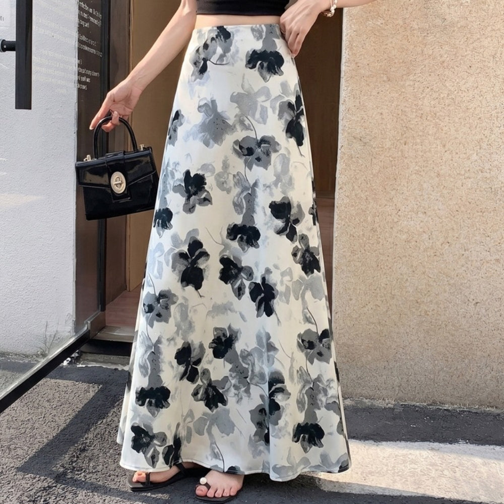 花柄サテンAラインスカート