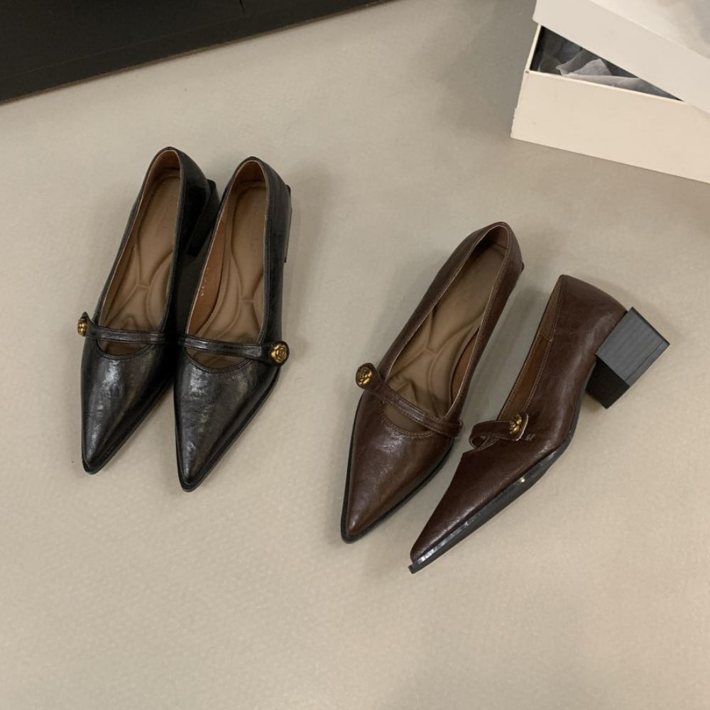 アッパーストラップポインテッドパンプス