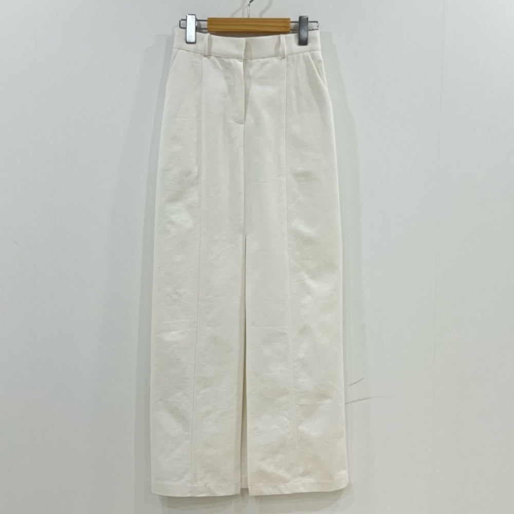 深スリット入りハイウエストスカート