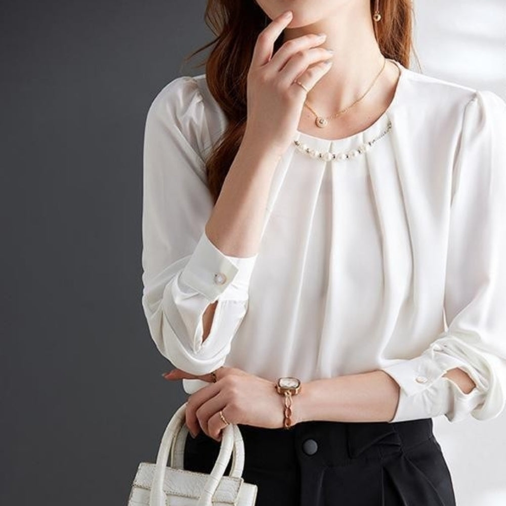 パールビジュー付きシフォンブラウス