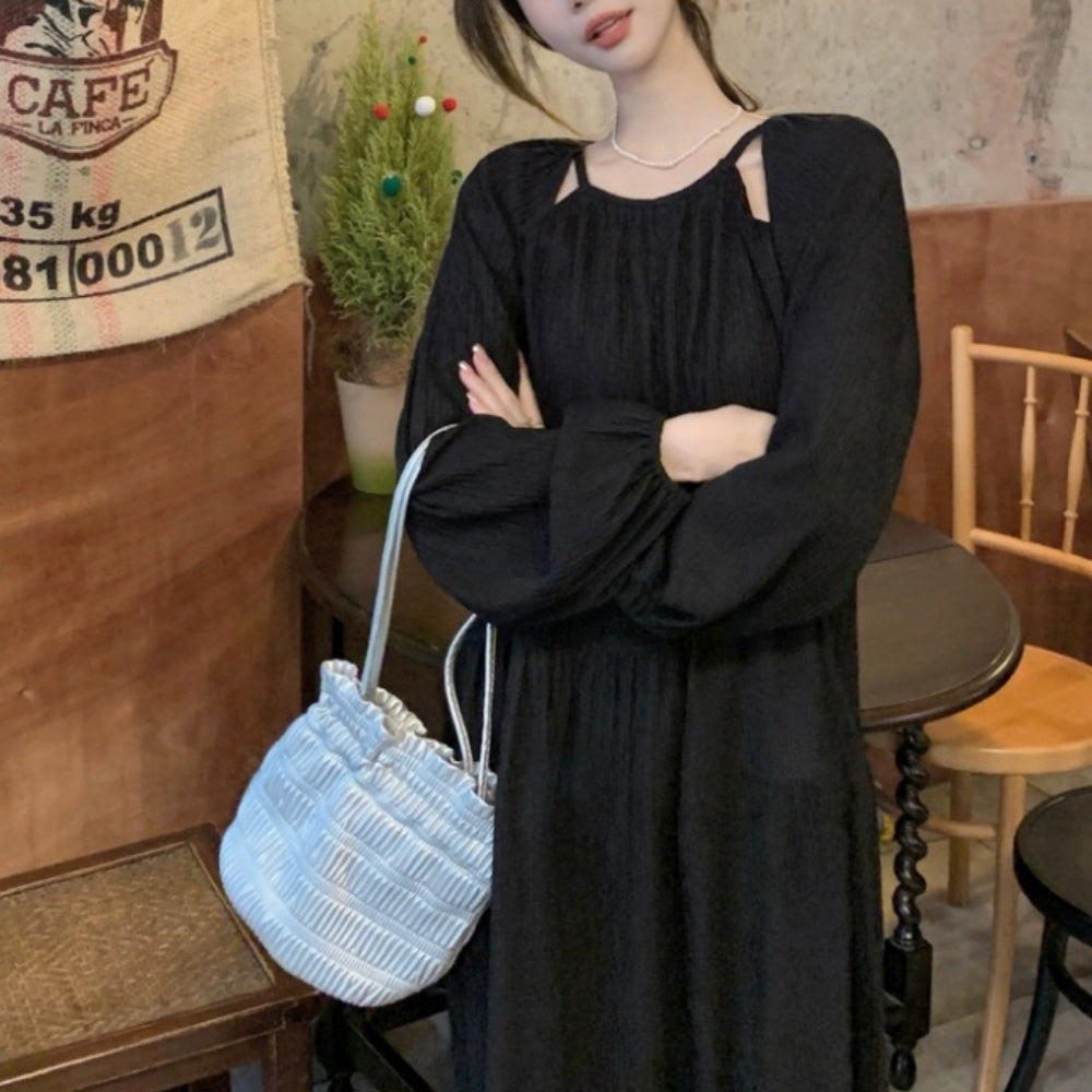 プリーツ加工長袖ワンピース