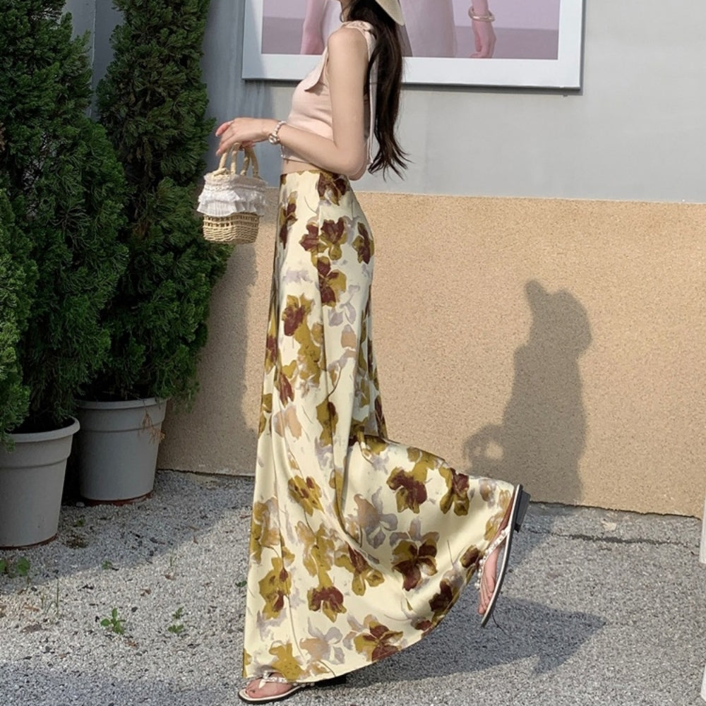 花柄サテンAラインスカート