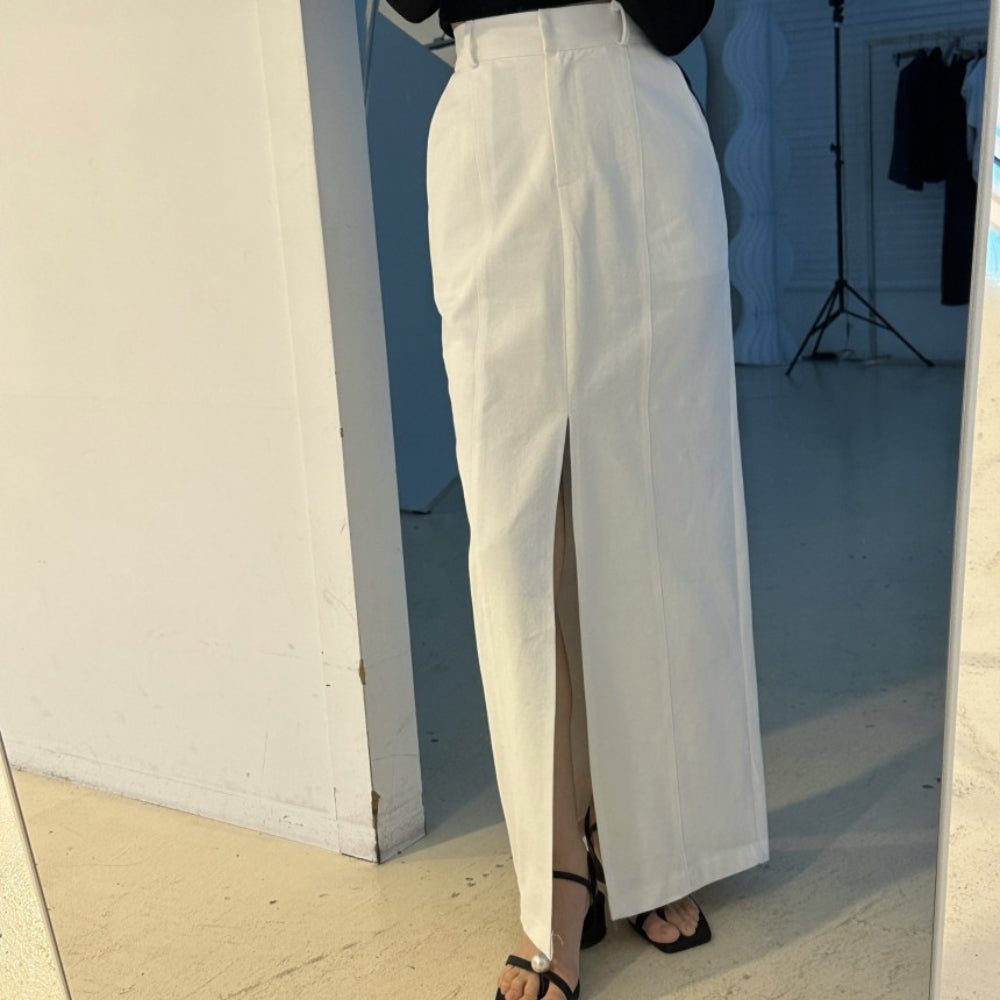 深スリット入りハイウエストスカート