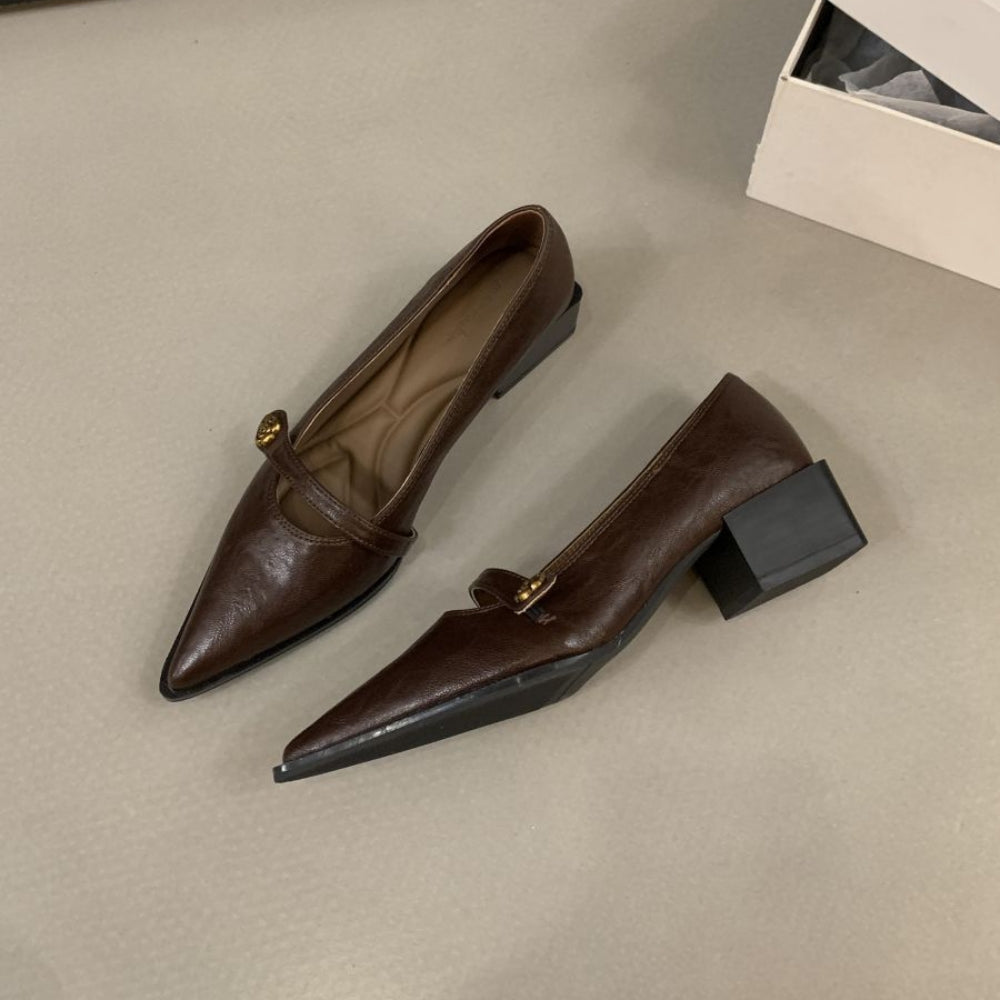 アッパーストラップポインテッドパンプス