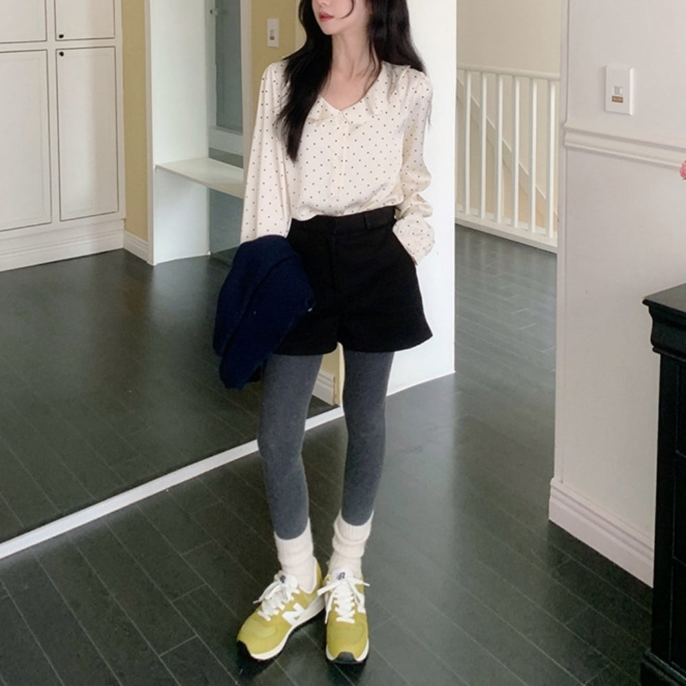 マイクロドットフリルネックサテンブラウス