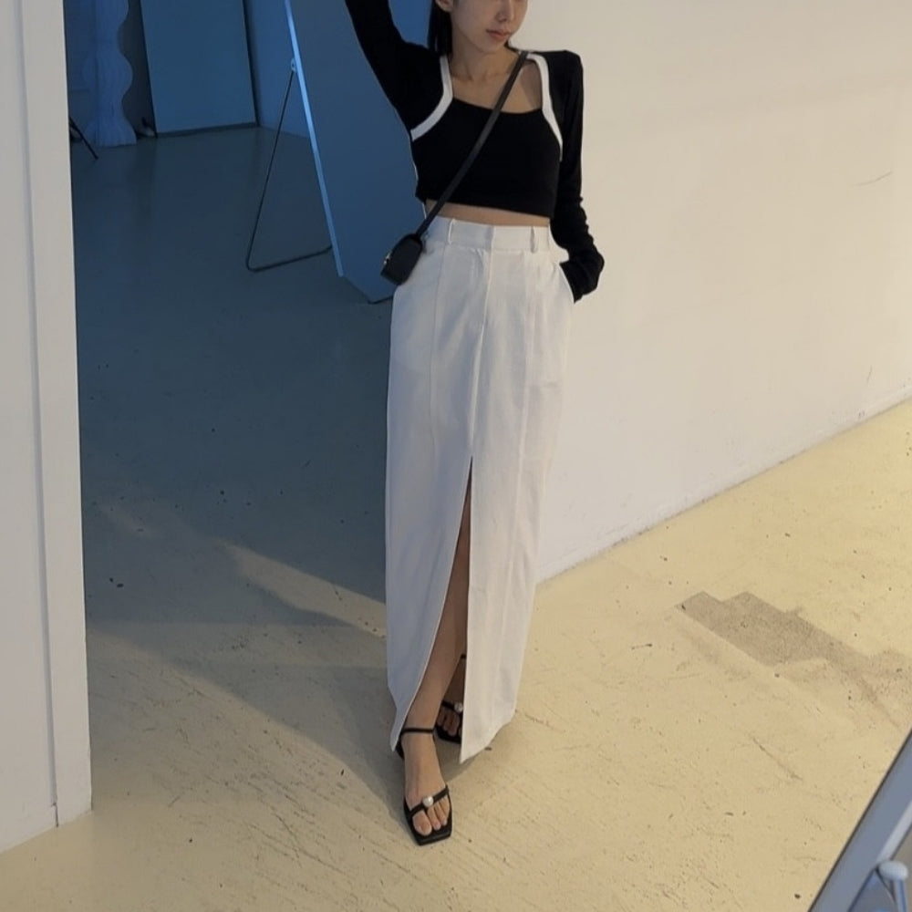 深スリット入りハイウエストスカート