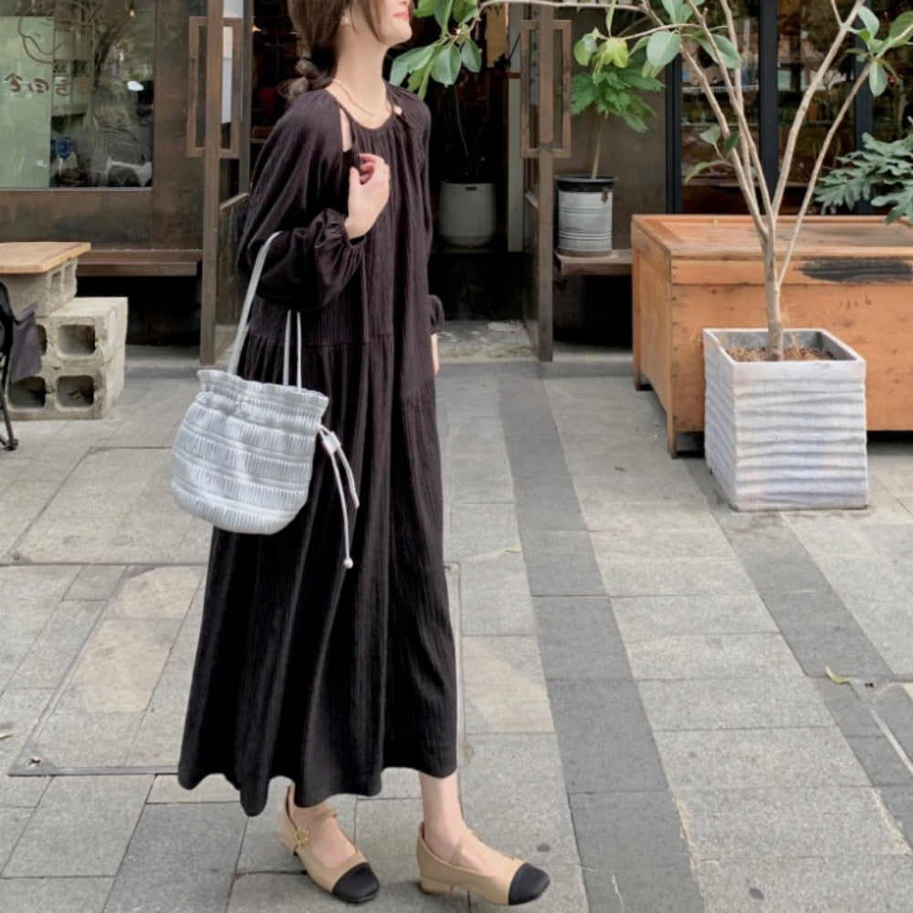 プリーツ加工長袖ワンピース