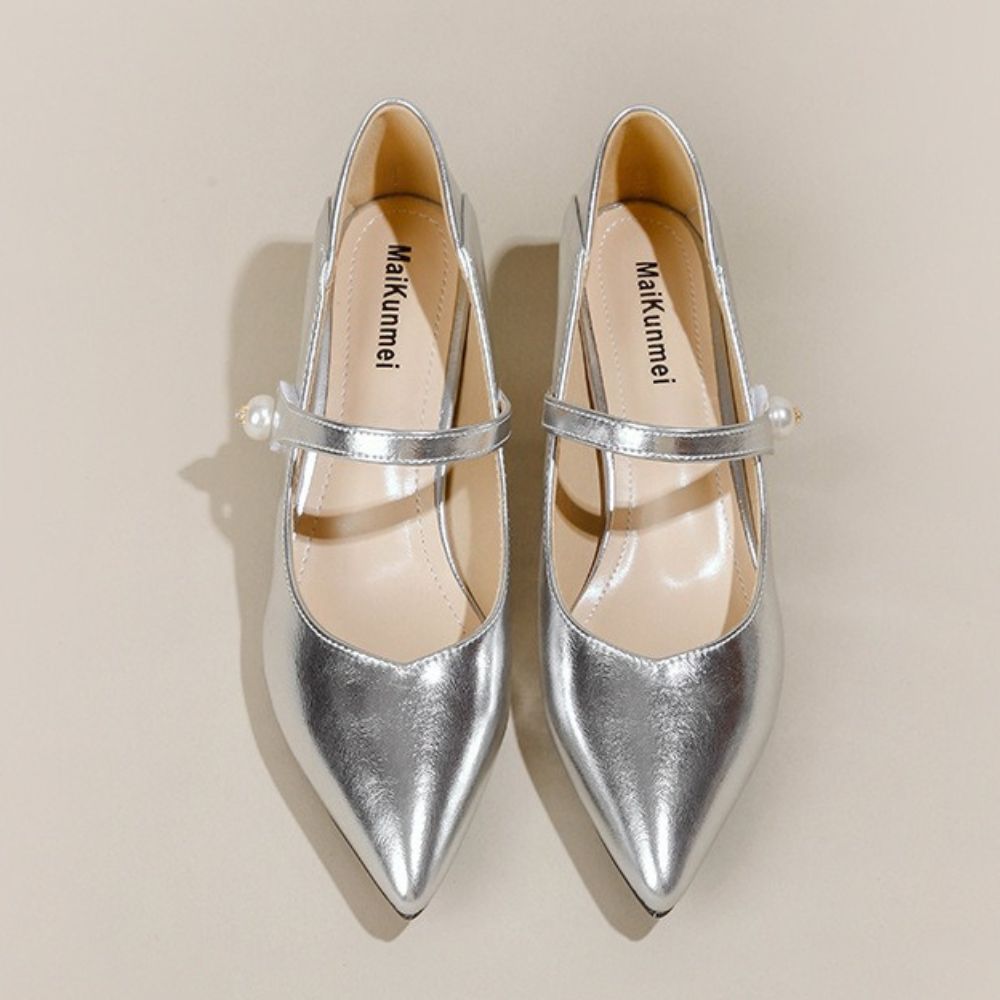 パール付きポインテッドトゥストラップパンプス|オフィスカジュアル レディース 通販【ミレジェネ】