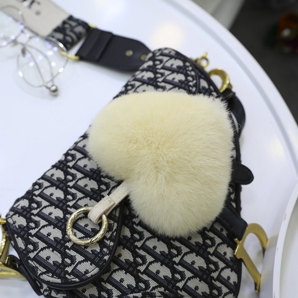 ハートモチーフファーチャーム|オフィスカジュアル レディース 通販【ミレジェネ】