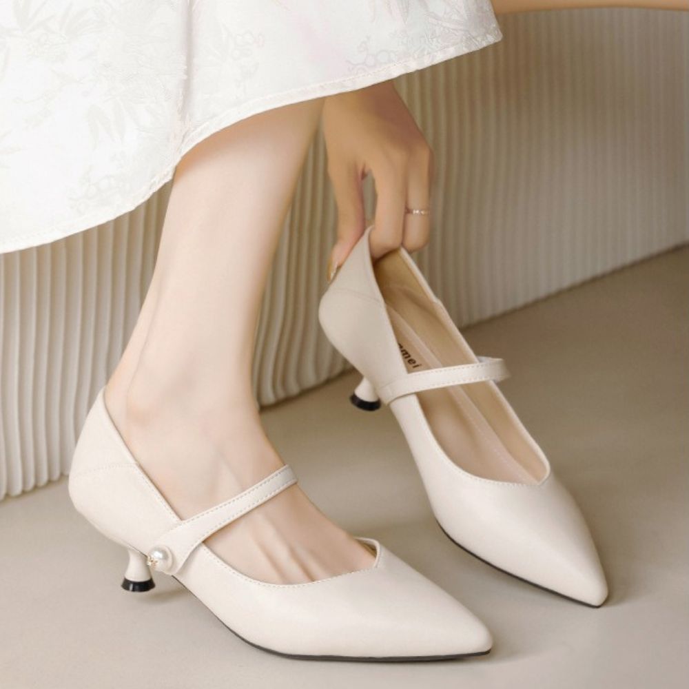 パール付きポインテッドトゥストラップパンプス|オフィスカジュアル レディース 通販【ミレジェネ】