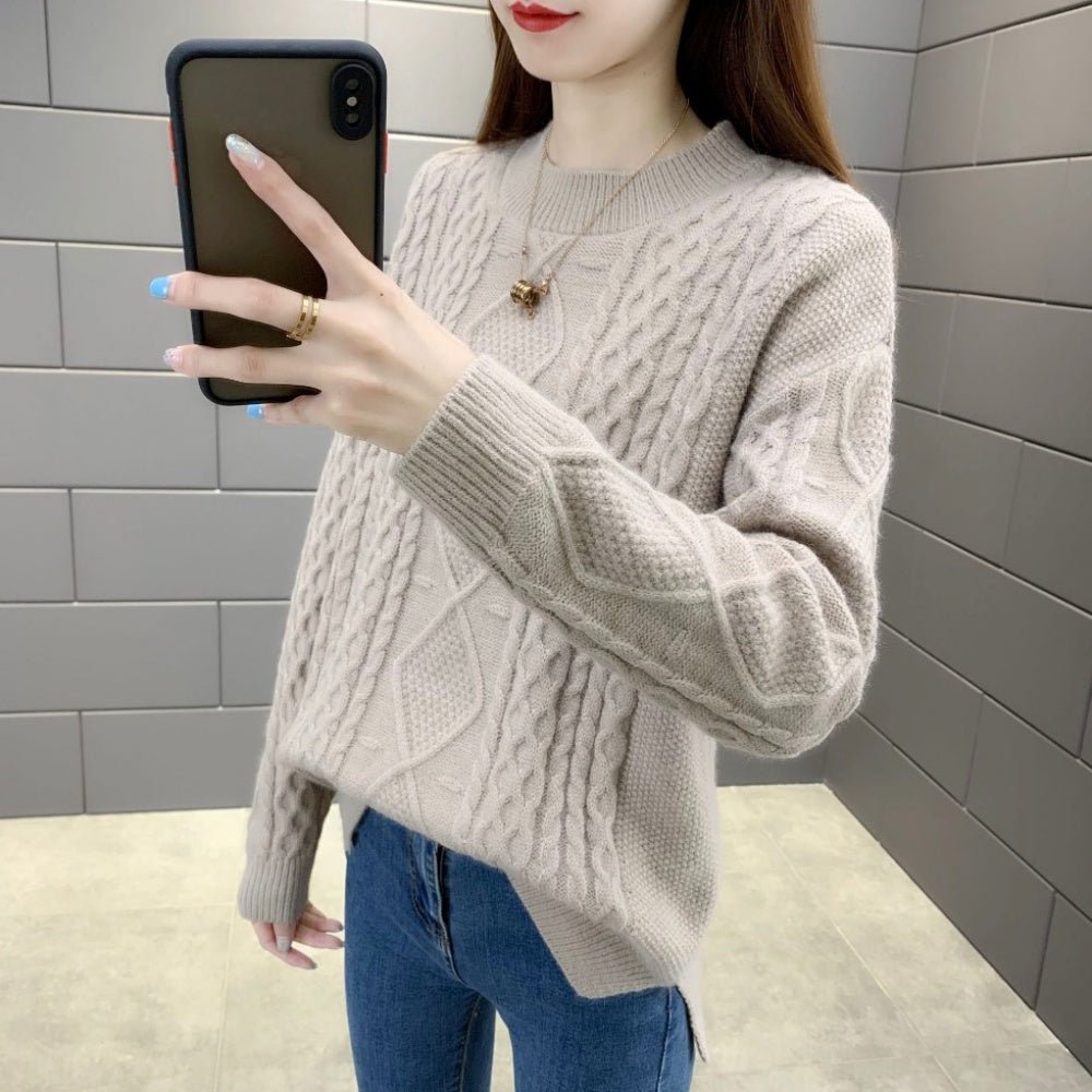 オフィスカジュアル 冬 モックネックケーブル編ミドルゲージニット ミレジェネ