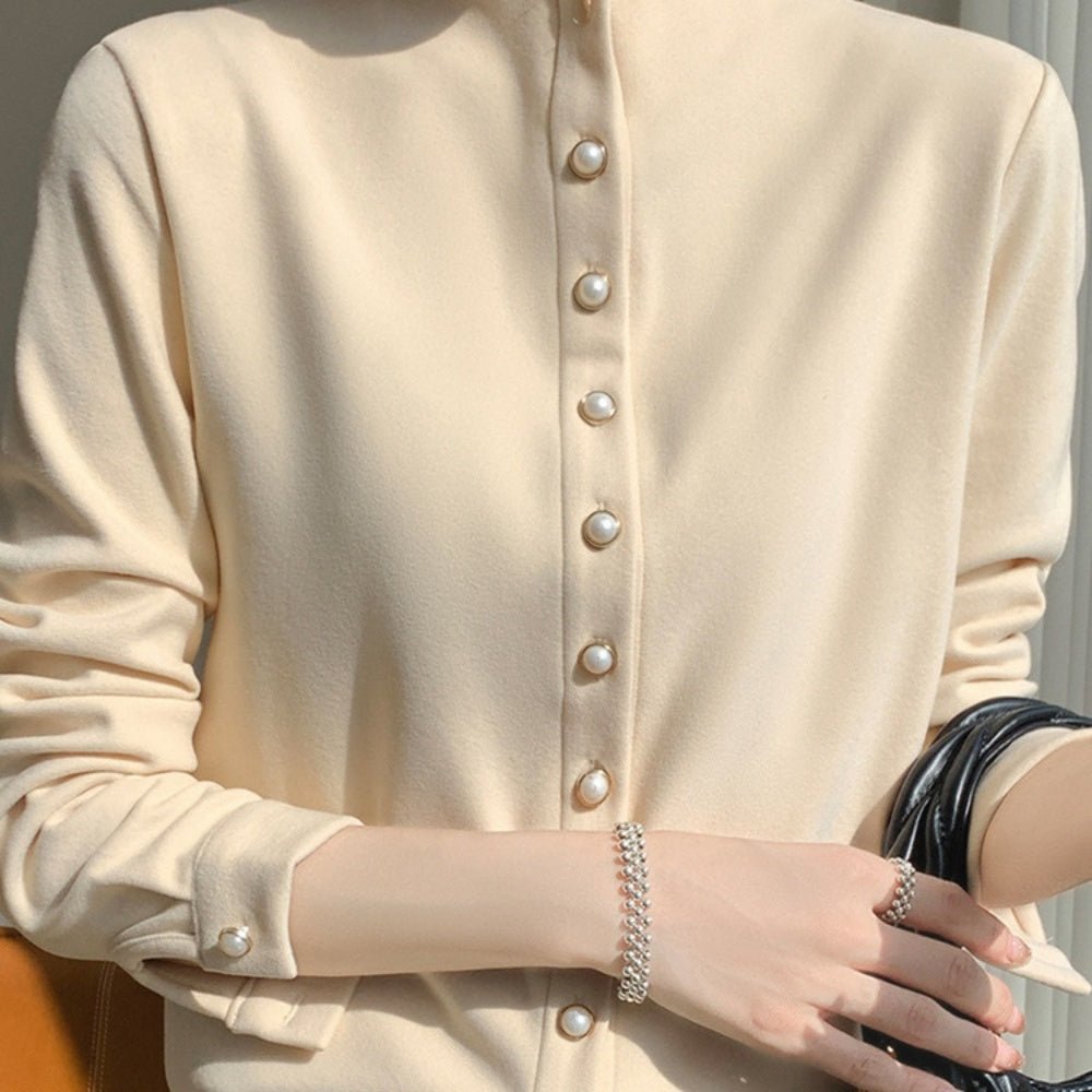 パールボタンボトルネックトップス|オフィスカジュアル レディース 通販【ミレジェネ】