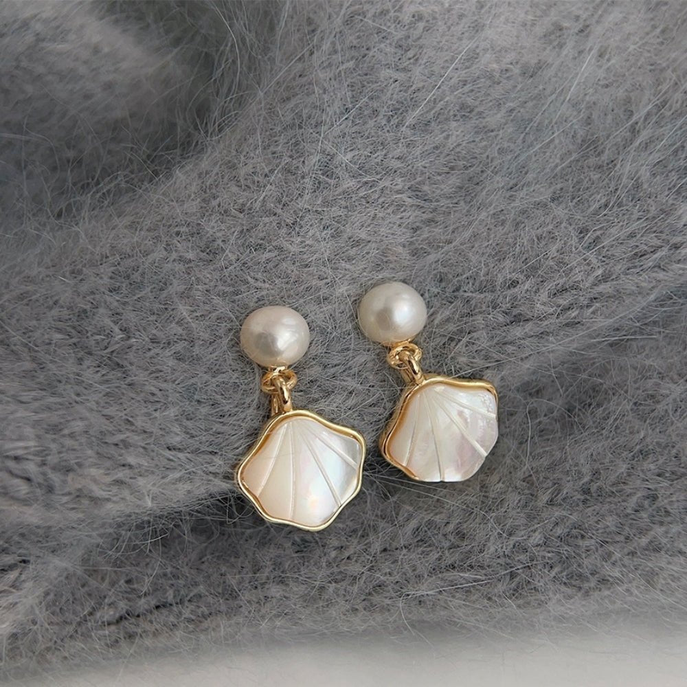 シェルモチーフパールイヤリング/ピアス|オフィスカジュアル レディース 通販【ミレジェネ】