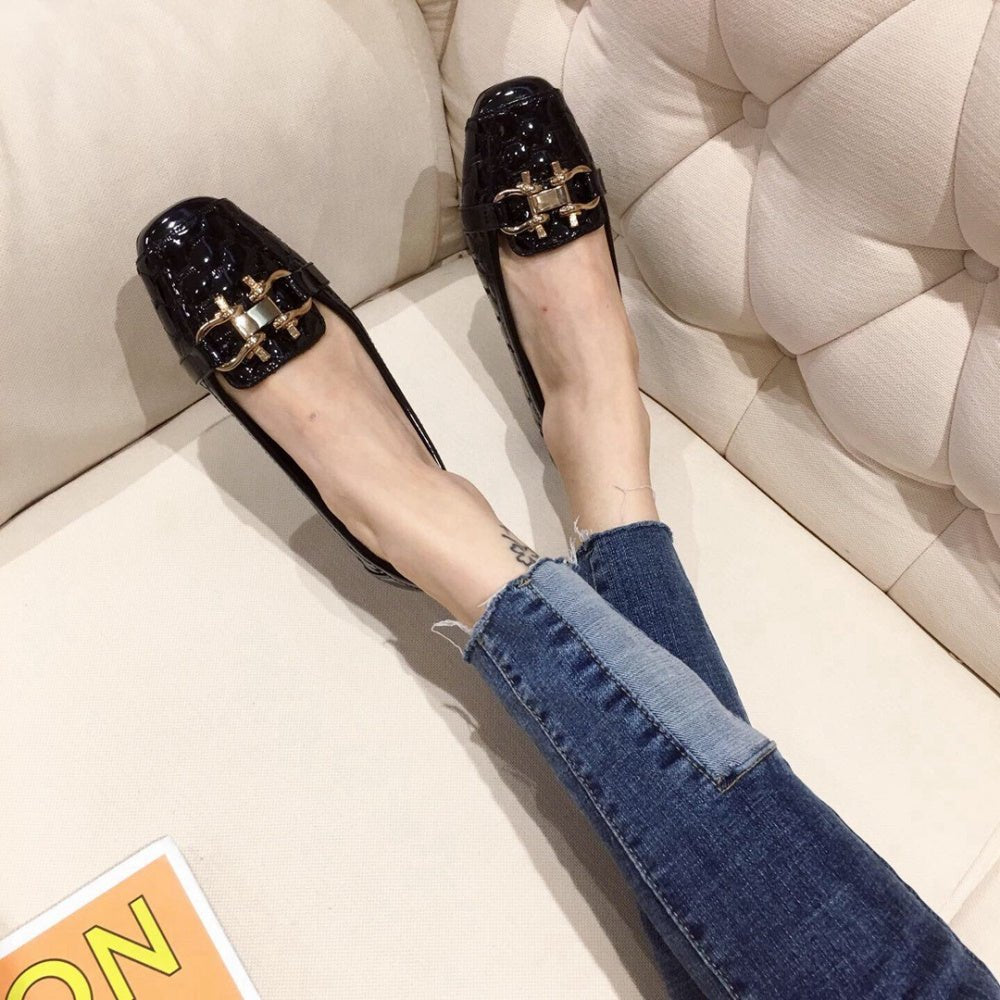 飾り付きラウンドトゥフラットシューズ|オフィスカジュアル レディース 通販【ミレジェネ】