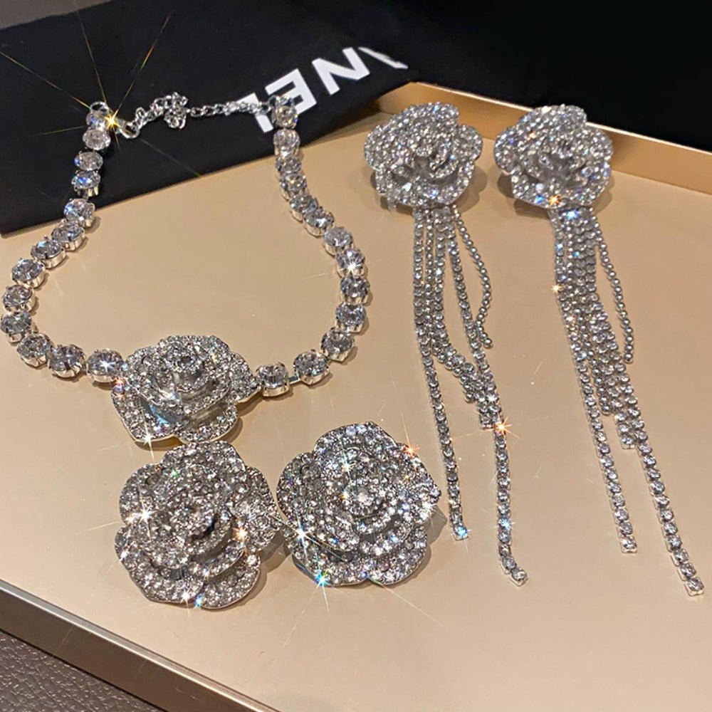 フラワーモチーフビジューフリンジピアス|オフィスカジュアル レディース 通販【ミレジェネ】