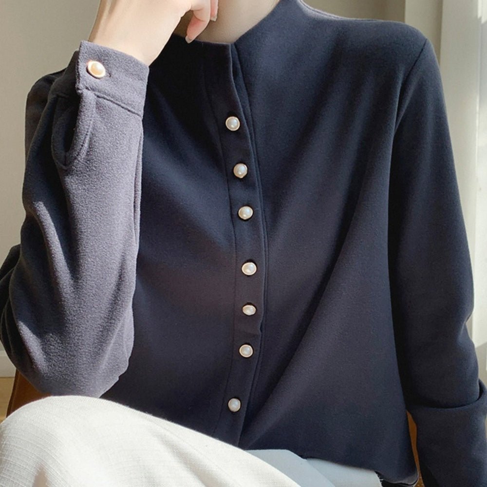 パールボタンボトルネックトップス|オフィスカジュアル レディース 通販【ミレジェネ】