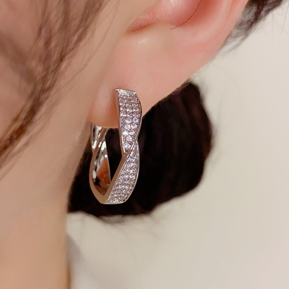 ツイストビジューフープピアス|オフィスカジュアル レディース 通販【ミレジェネ】