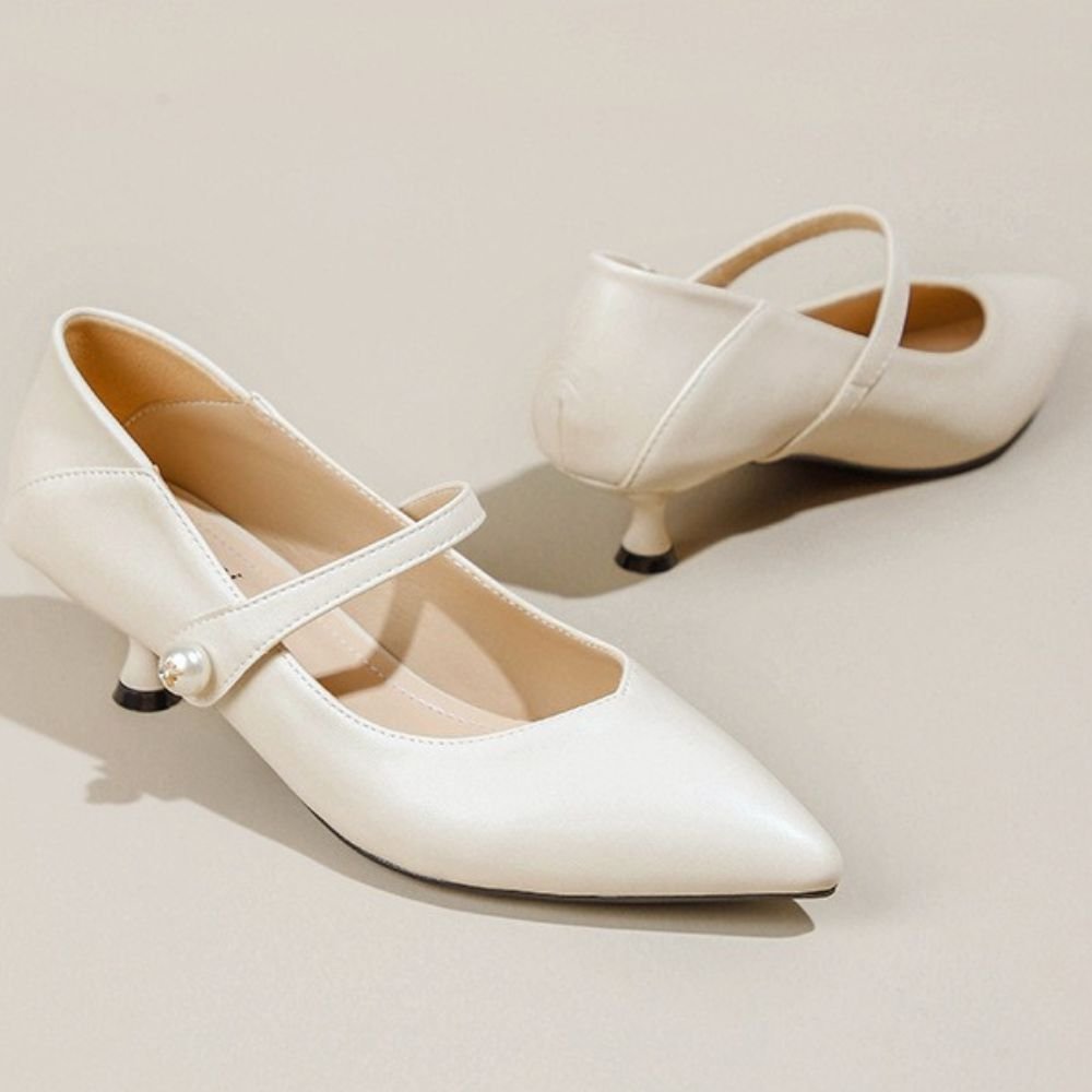 パール付きポインテッドトゥストラップパンプス|オフィスカジュアル レディース 通販【ミレジェネ】