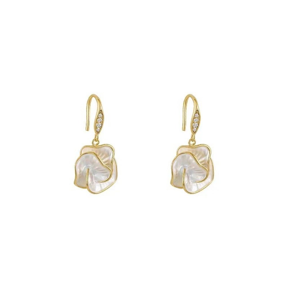 カメリアモチーフピアス|オフィスカジュアル レディース 通販【ミレジェネ】