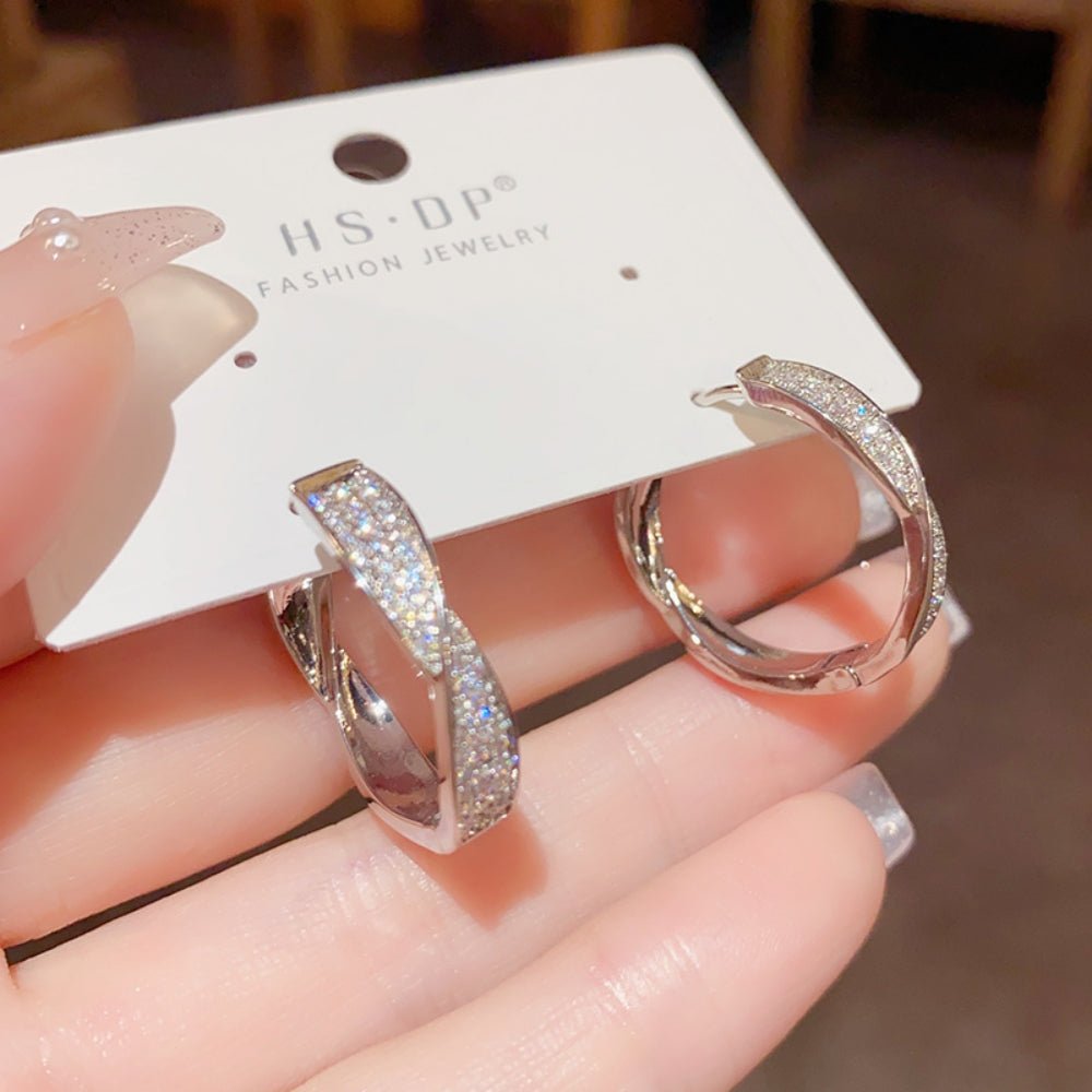 ツイストビジューフープピアス|オフィスカジュアル レディース 通販【ミレジェネ】