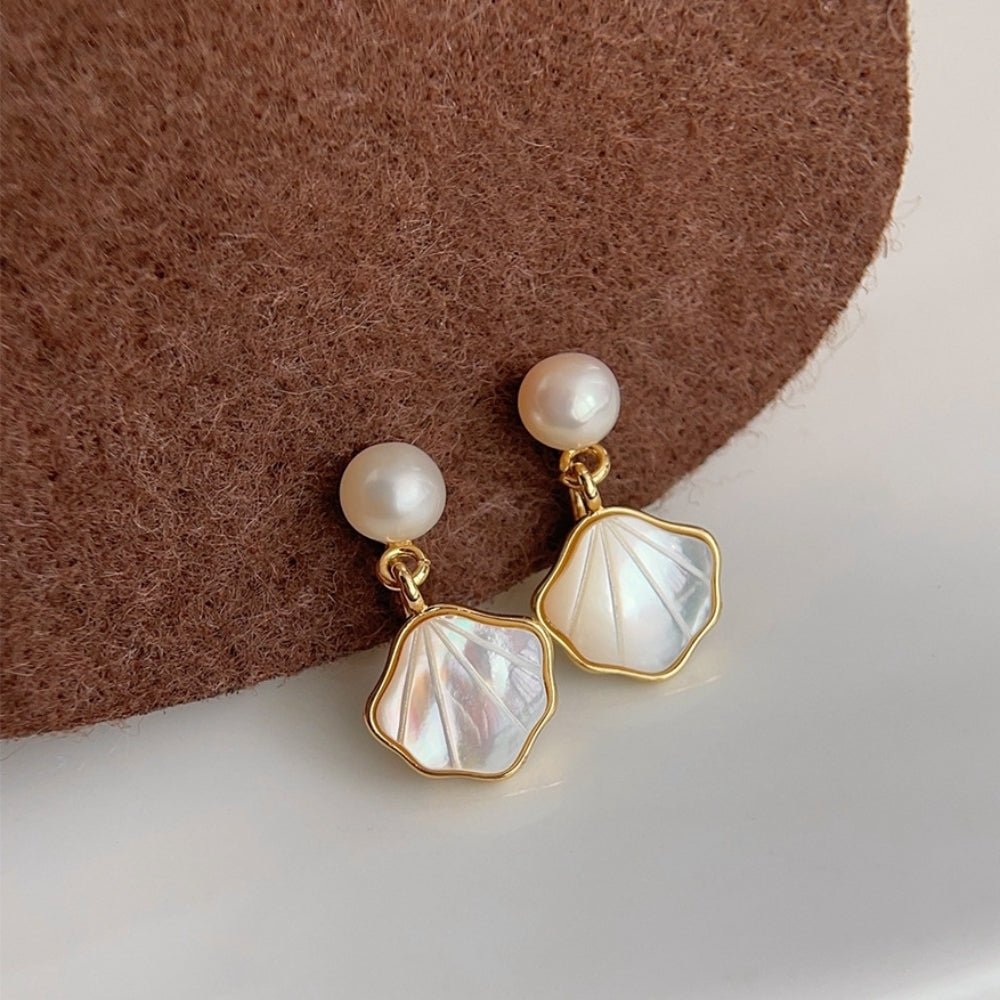 シェルモチーフパールイヤリング/ピアス|オフィスカジュアル レディース 通販【ミレジェネ】