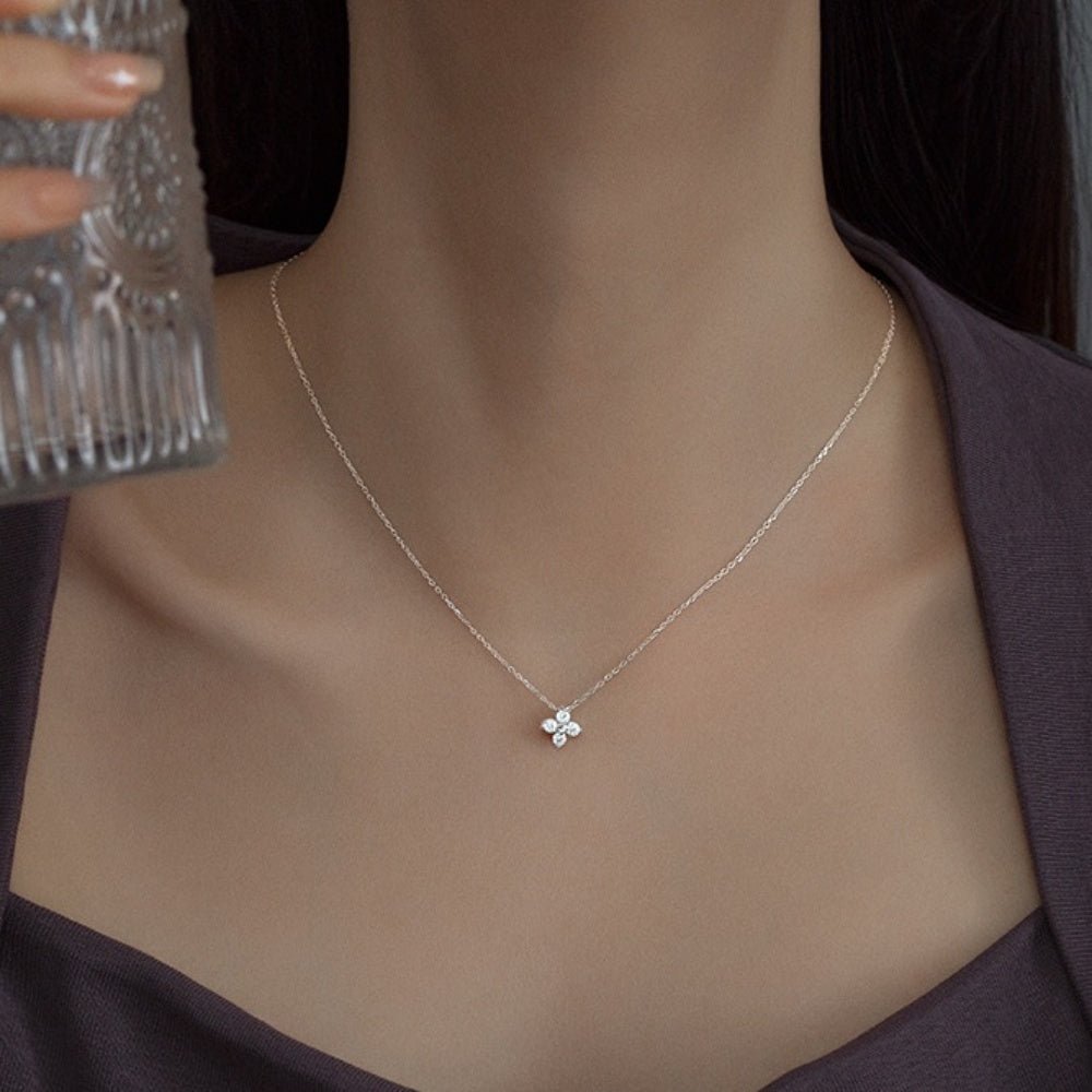 クローバーネックレス|オフィスカジュアル レディース 通販【ミレジェネ】