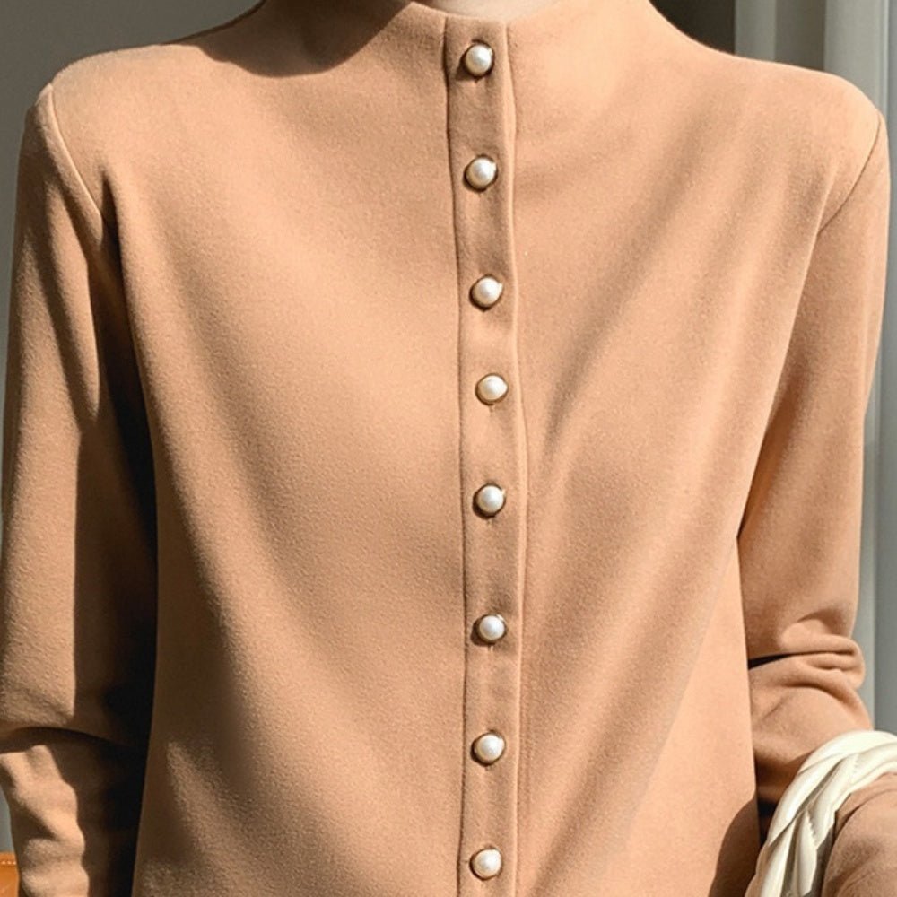 パールボタンボトルネックトップス|オフィスカジュアル レディース 通販【ミレジェネ】