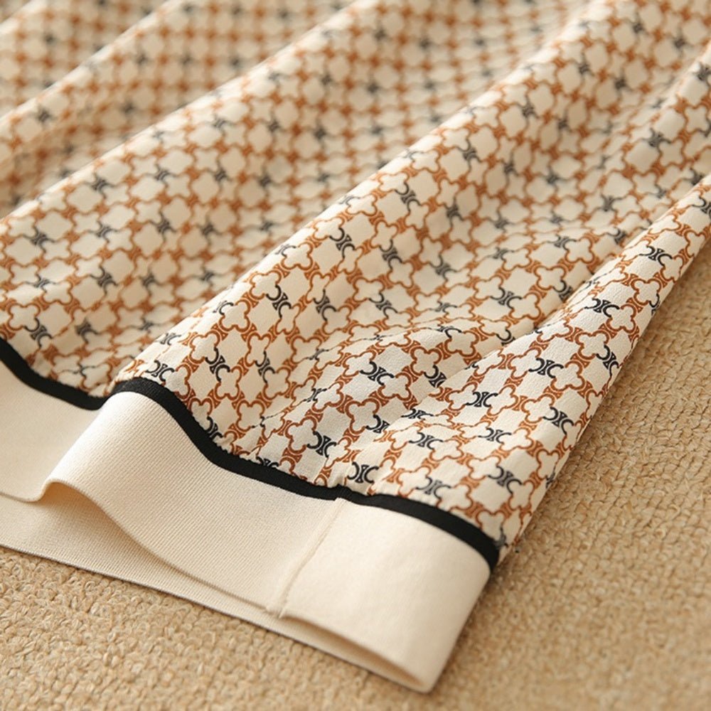 レトロ柄プリントトップス|オフィスカジュアル レディース 通販【ミレジェネ】