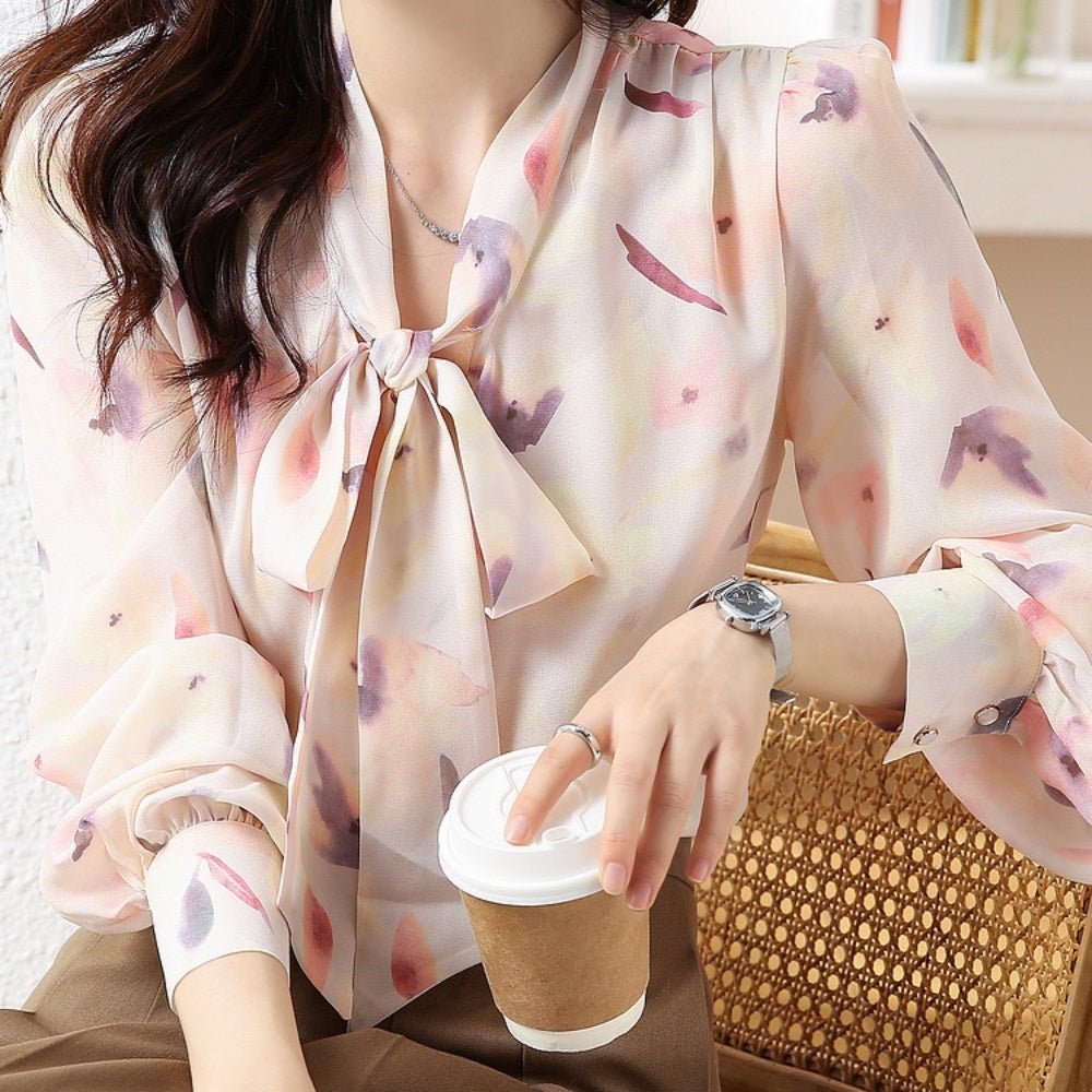 水彩花柄リボンブラウス|オフィスカジュアル レディース 通販【ミレジェネ】