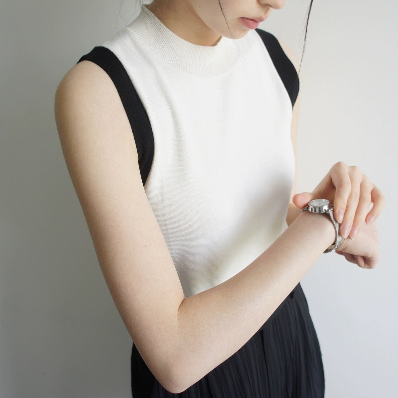 バイカラークルーネックノースリーブ|オフィスカジュアル レディース 通販【ミレジェネ】
