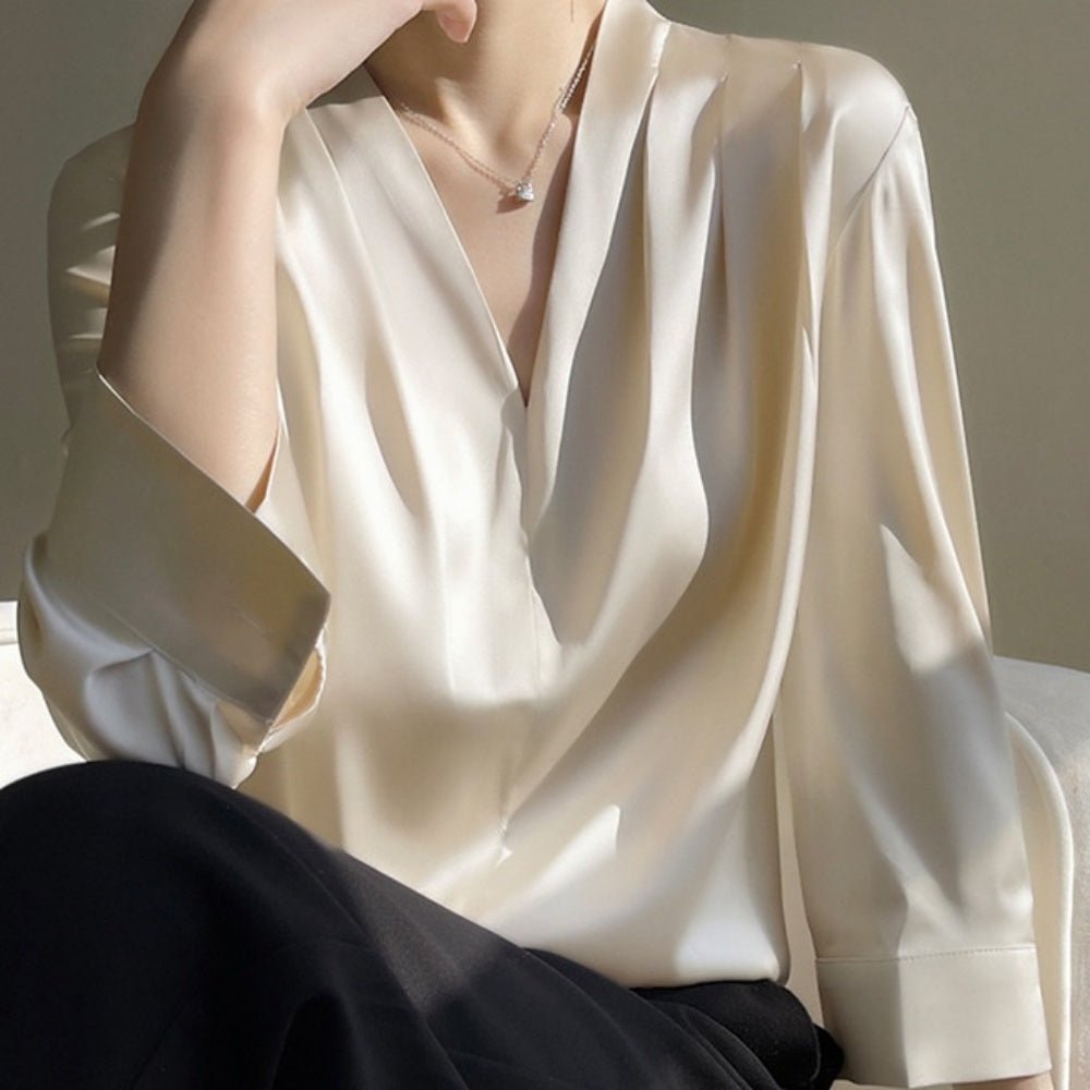 Vネック肩口タック七分袖ブラウス|オフィスカジュアル レディース 通販 Millennial Generation【ミレジェネ】