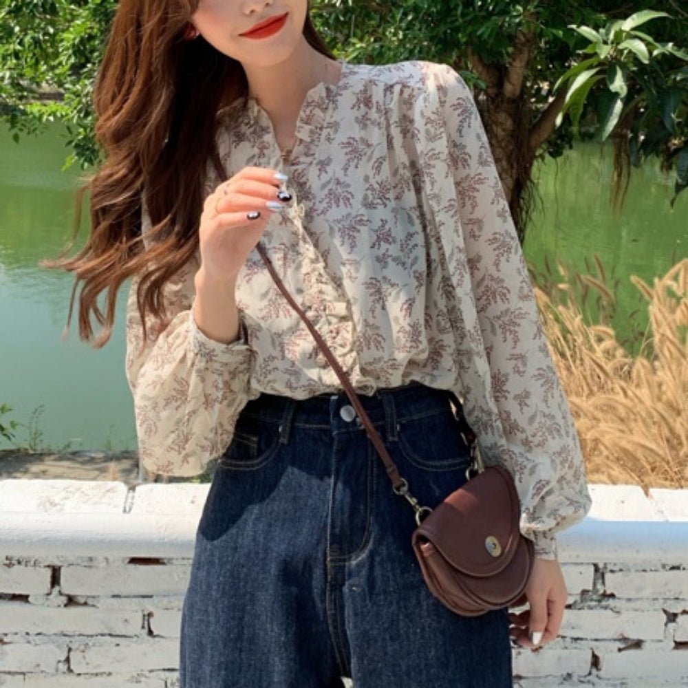 花柄フリルVネックブラウス|オフィスカジュアル レディース 通販【ミレジェネ】