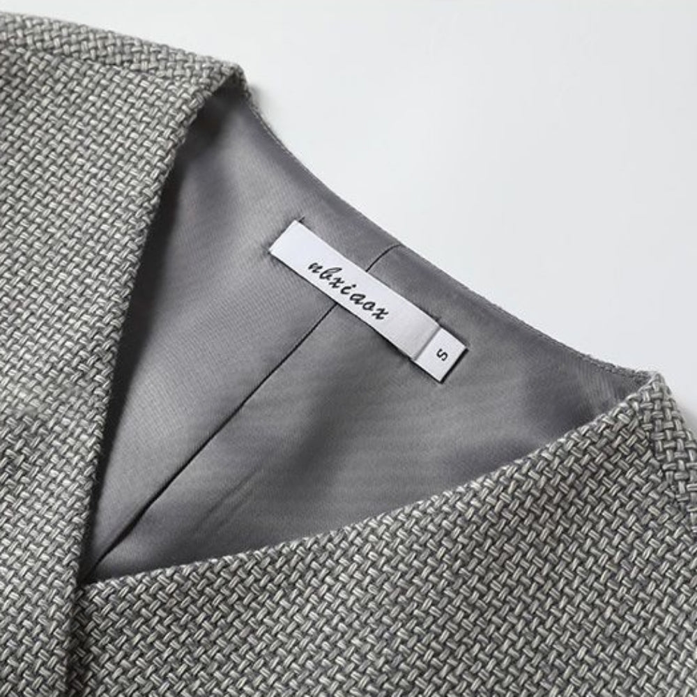 アシメボタンVネックベスト|オフィスカジュアル レディース 通販【ミレジェネ】