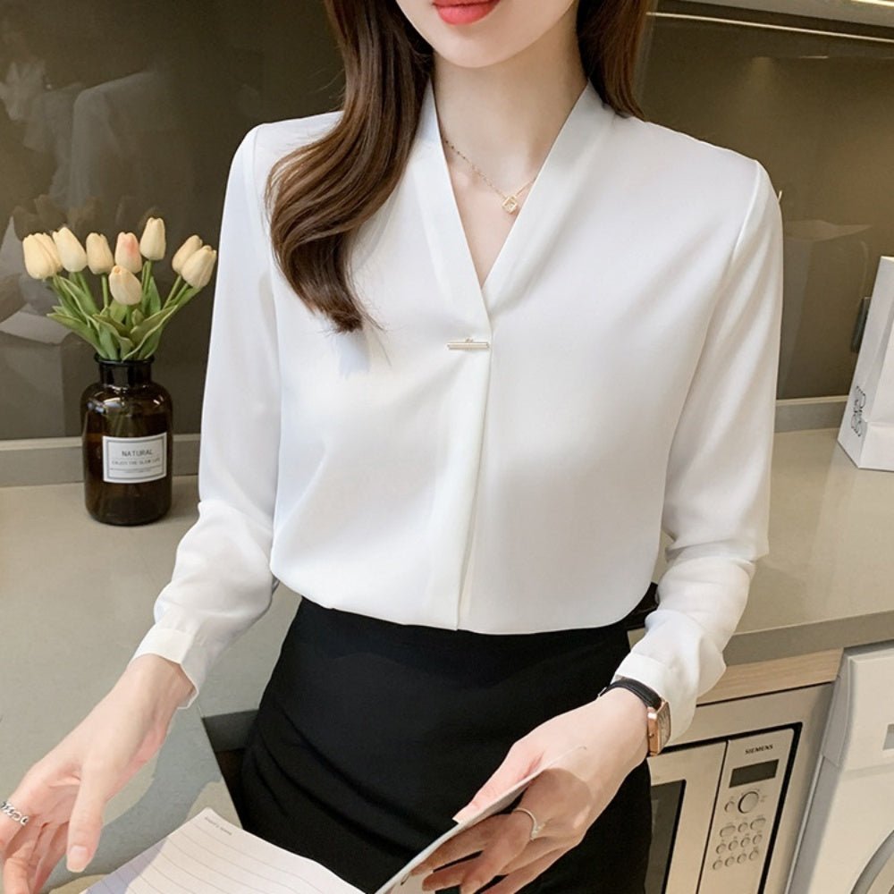 パーツ付きVネックブラウス|オフィスカジュアル レディース 通販【ミレジェネ】