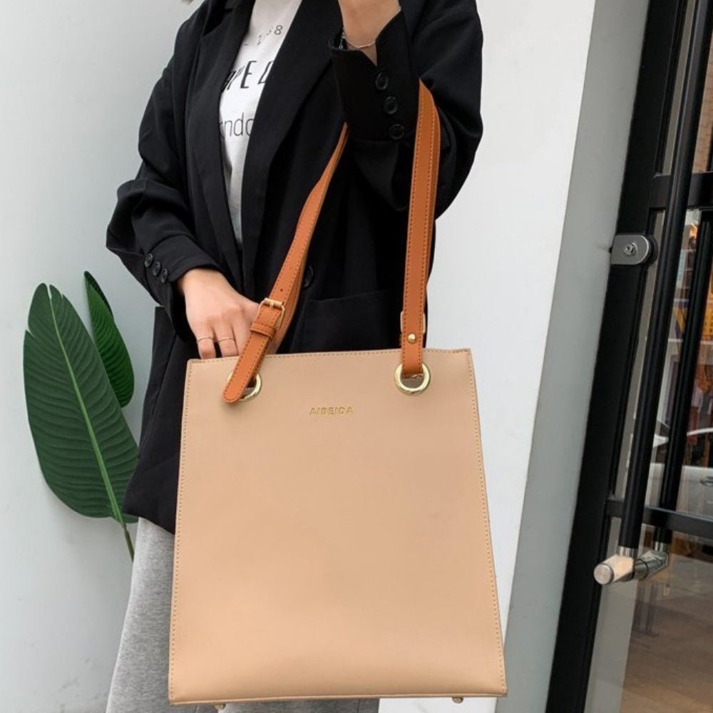 シンプルデザイントートバッグ