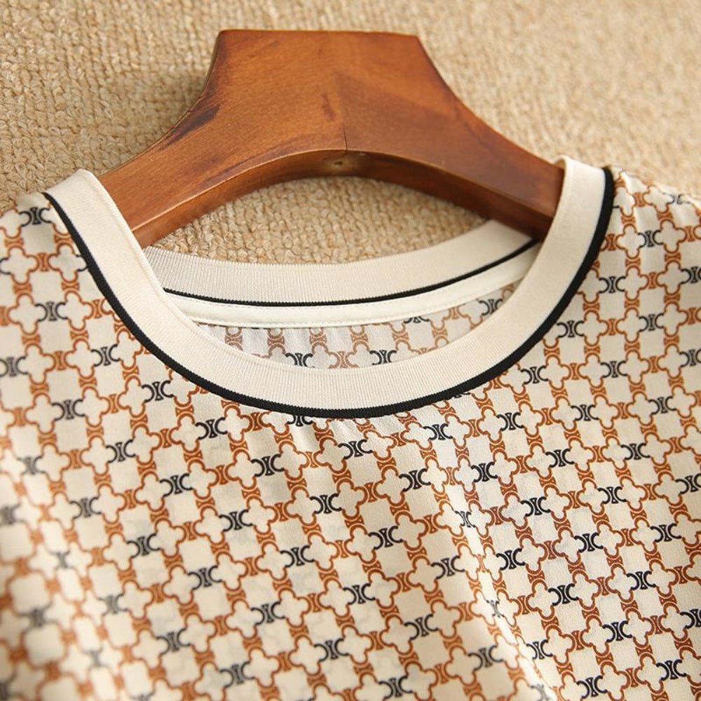 レトロモダン柄薄手トップス|オフィスカジュアル レディース 通販【ミレジェネ】