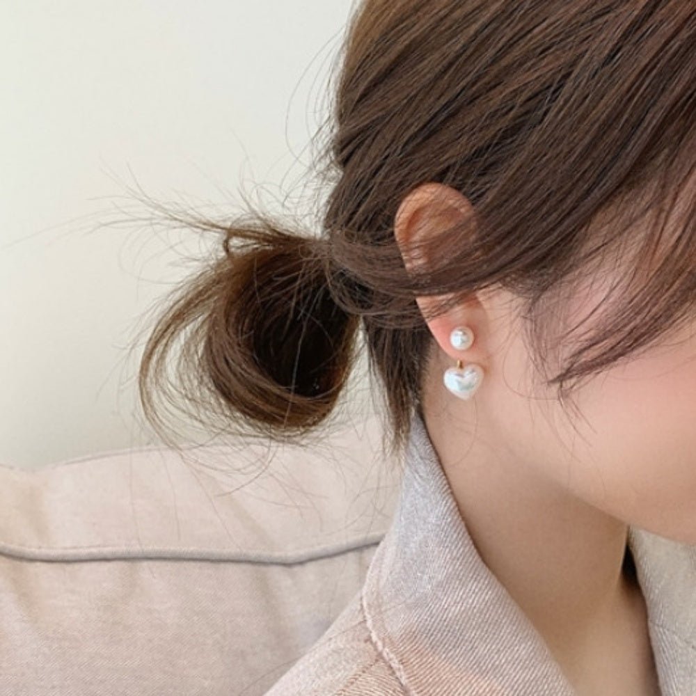 上品小ぶりハート型ピアス