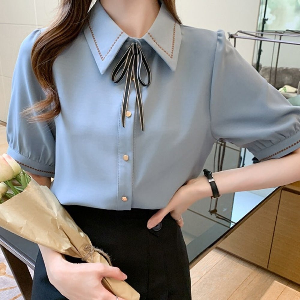 <即納>ハーフスリーブ刺繍リボンブラウス|オフィスカジュアル レディース 通販【ミレジェネ】