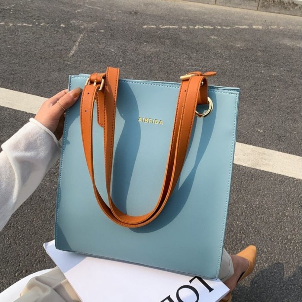 シンプルデザイントートバッグ