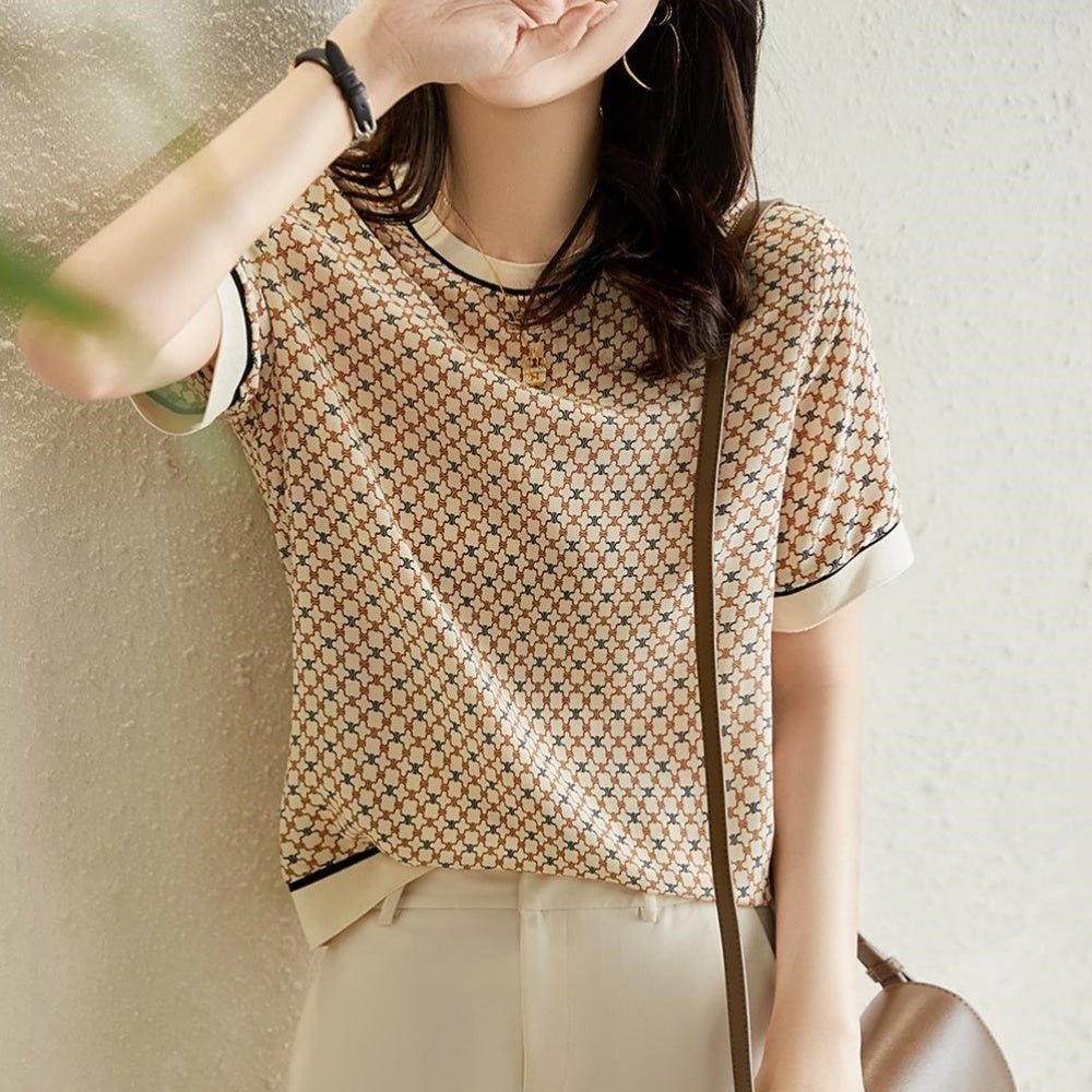 レトロモダン柄薄手トップス|オフィスカジュアル レディース 通販【ミレジェネ】