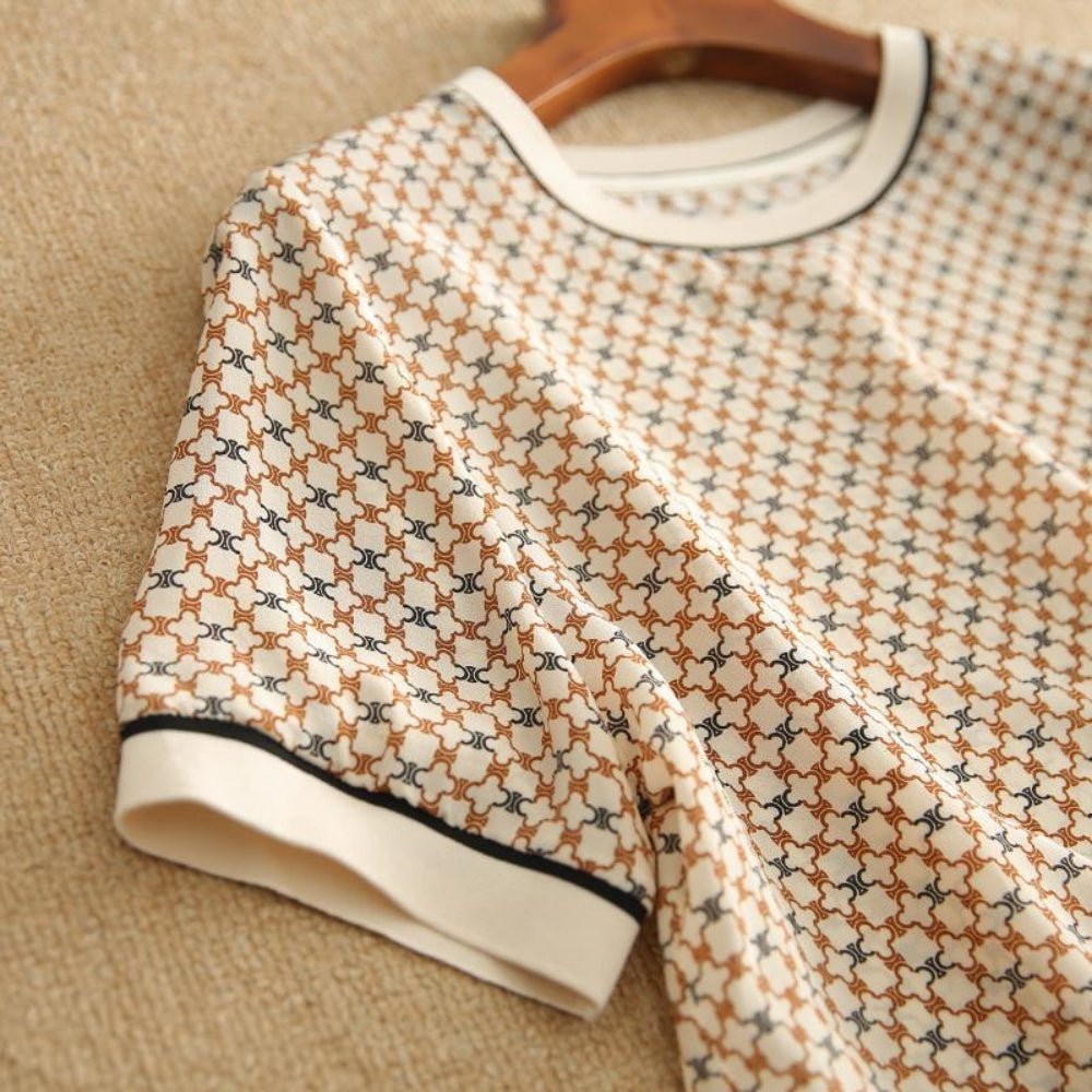 レトロモダン柄薄手トップス|オフィスカジュアル レディース 通販【ミレジェネ】