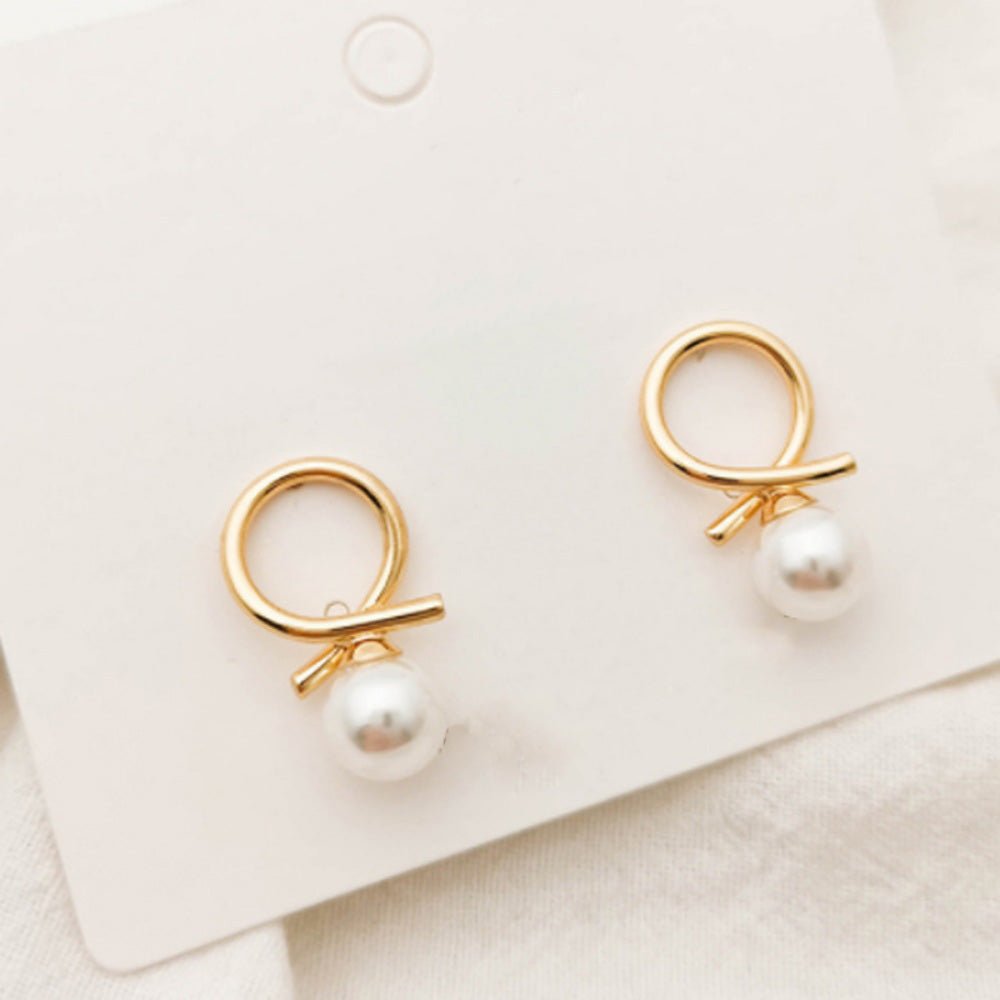オフィスカジュアル 小ぶりパールサークルピアス ミレジェネ