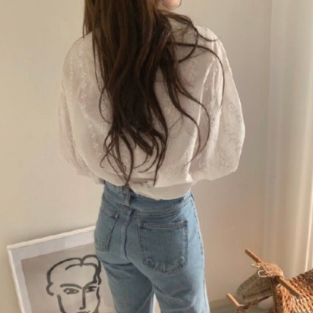 レース刺繍ギャザーボリュームスリーブトップス