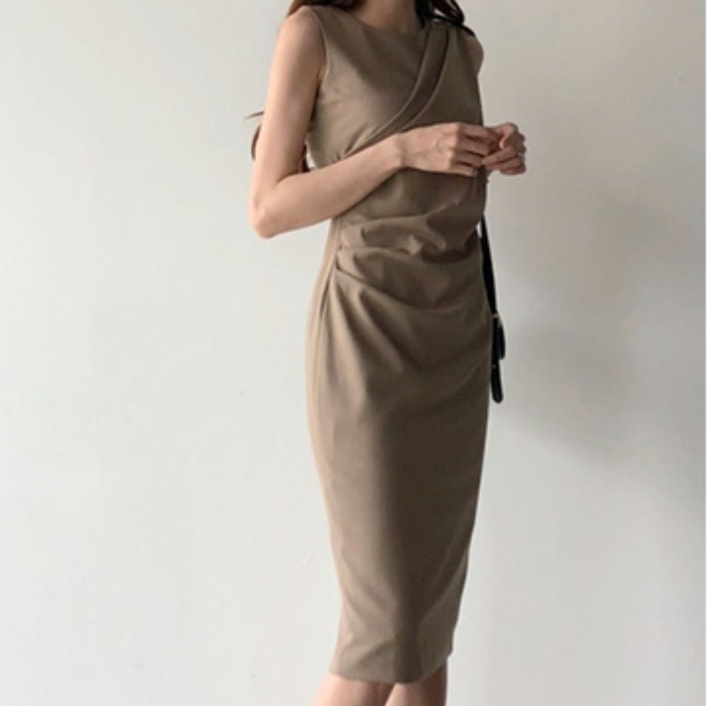 ノースリーブドレープ膝丈ワンピース - Millennial Generation