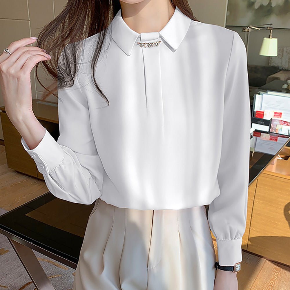 オフィスカジュアル 秋 ビジューアクセントプチネックブラウス ミレジェネ