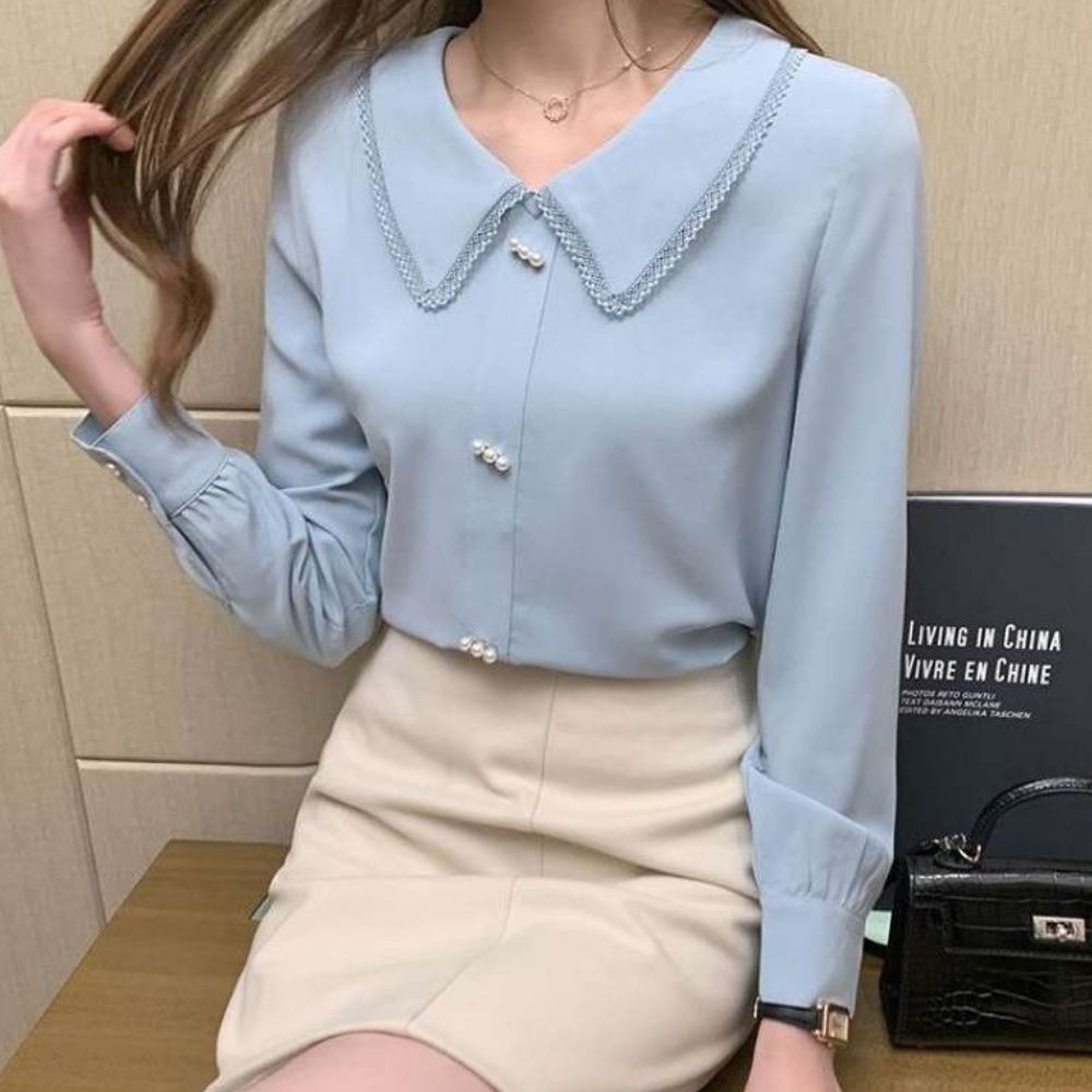 オフィスカジュアル 冬 パールボタンレース襟ブラウス ミレジェネ