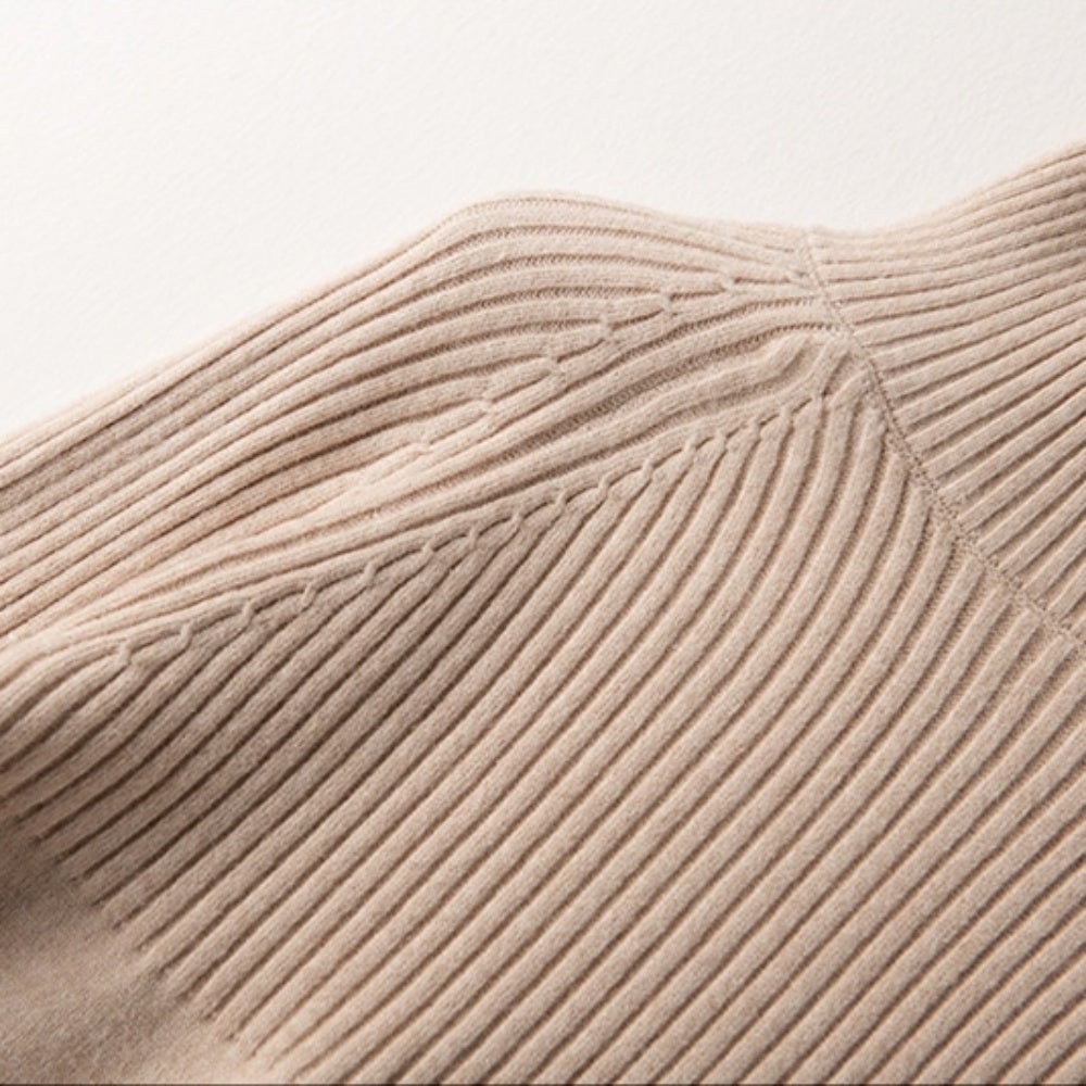 ハーフデザインハイネックニットトップス - Millennial Generation