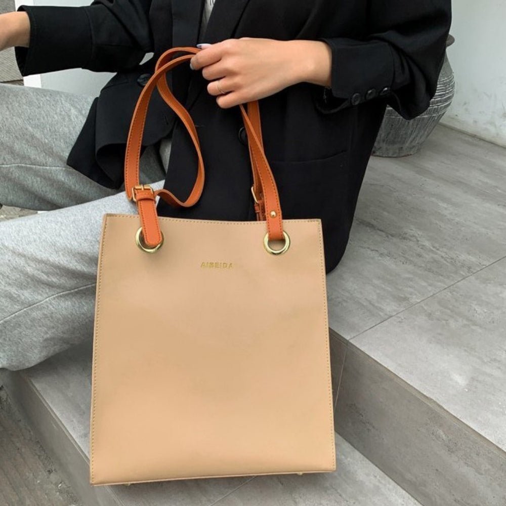 シンプルデザイントートバッグ