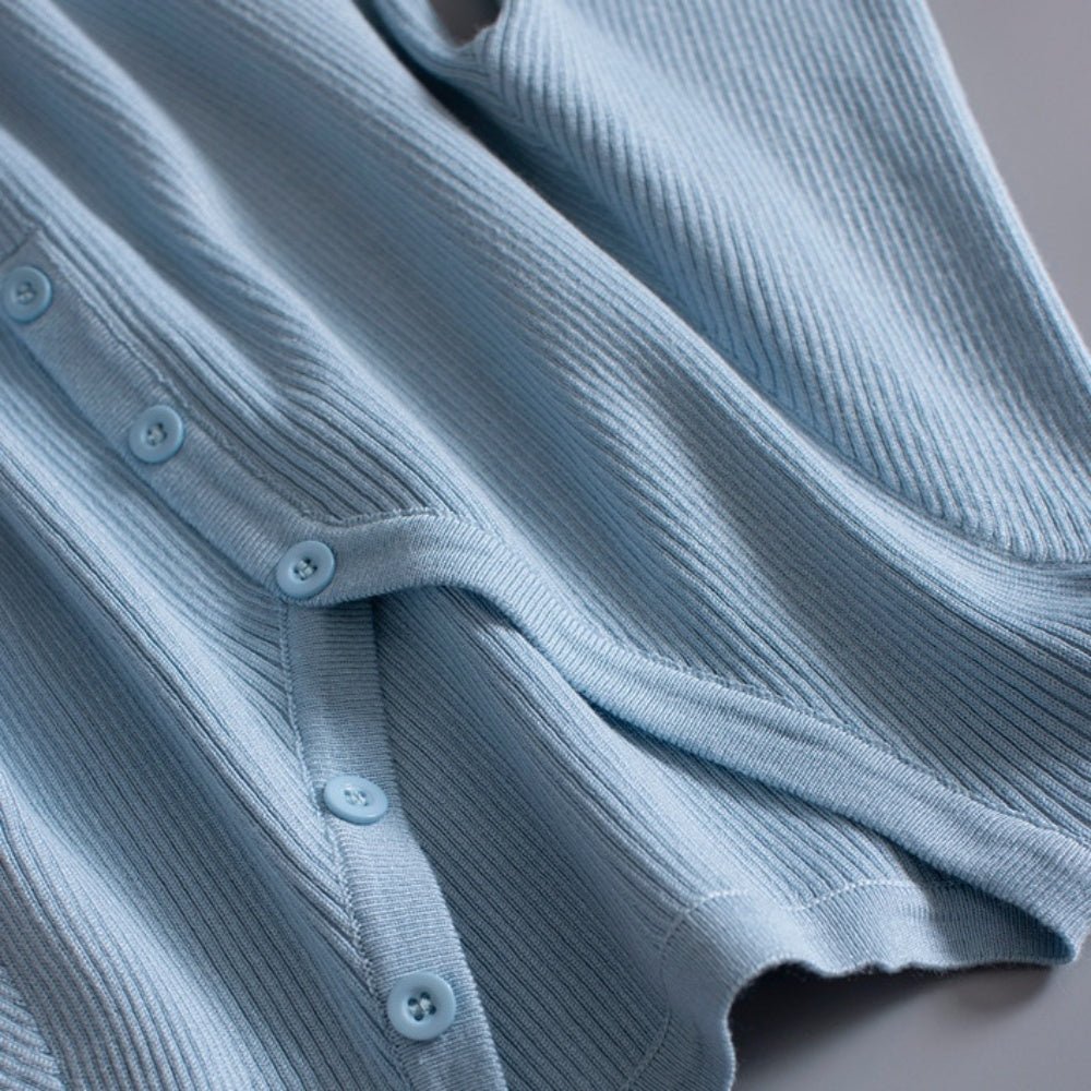 Vネックハーフボタンカットソー