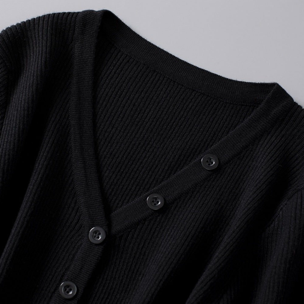 Vネックハーフボタンカットソー